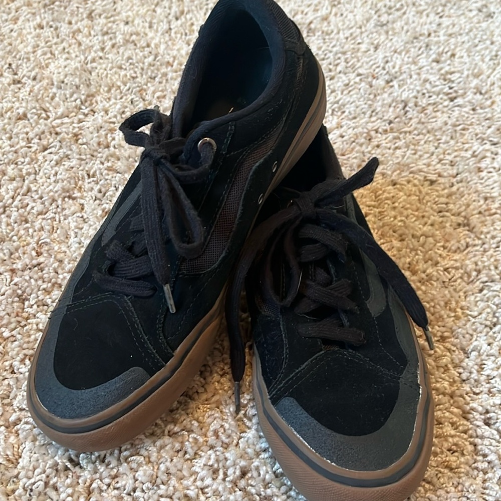 Van’s Trujillo black skater shoes, size 7.5